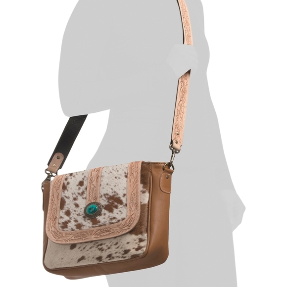 🤎🔹️American Bison 🔹️leather Flap Over Concho Tan Crossbody Bag - Picture 2 of 4